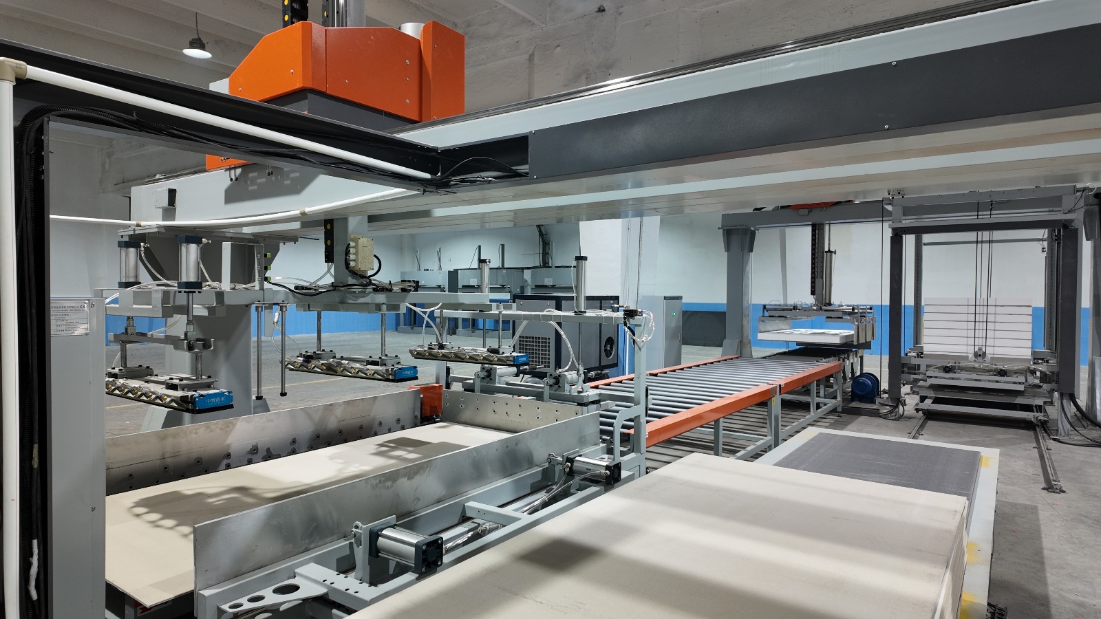 Linia de producție a panourilor Nex Thermo din fabrica din Giurgiu